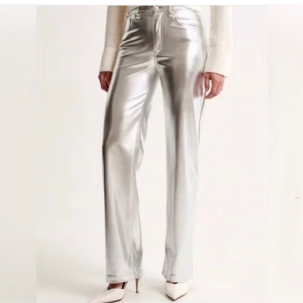 Abercrombie & Fitch silver Ultra High Rise 90s‎ straight Pants size 4Short/27